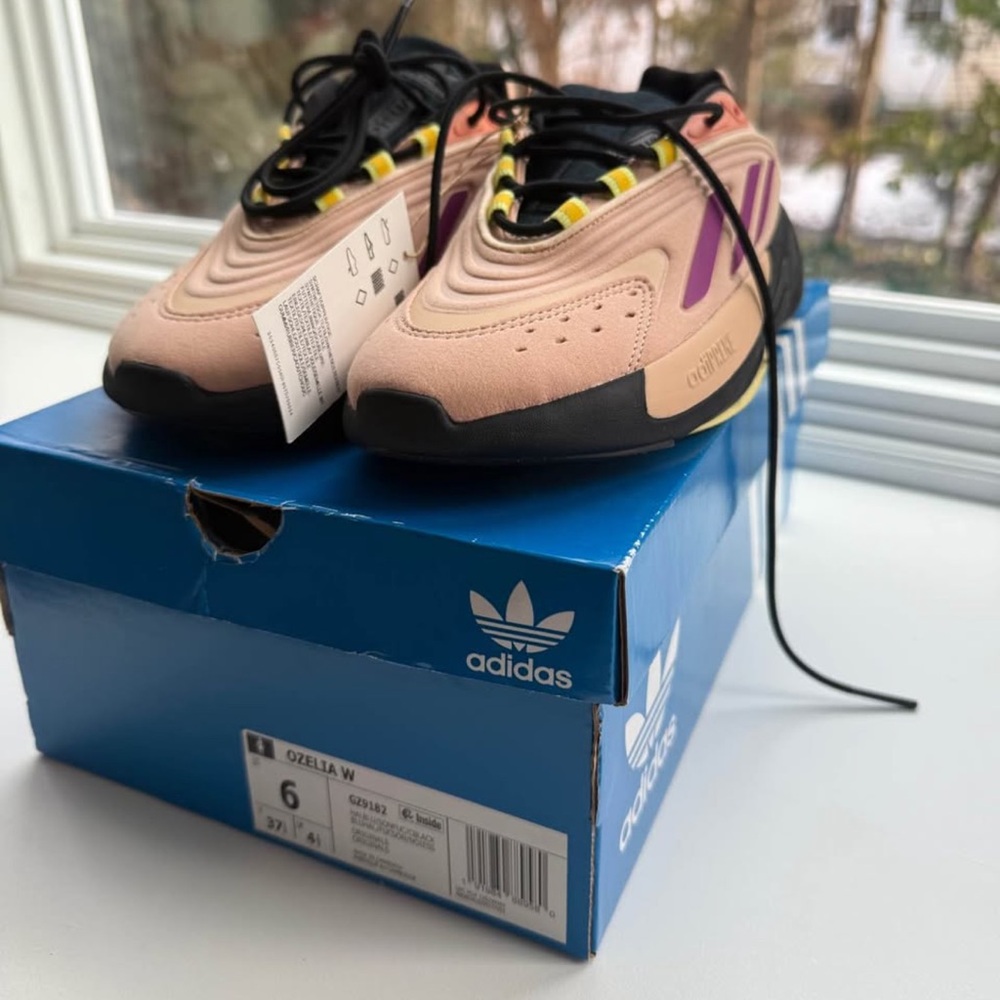 Adidas Halo Blush Sonic Fuchsia Core Black (Women's) size 6